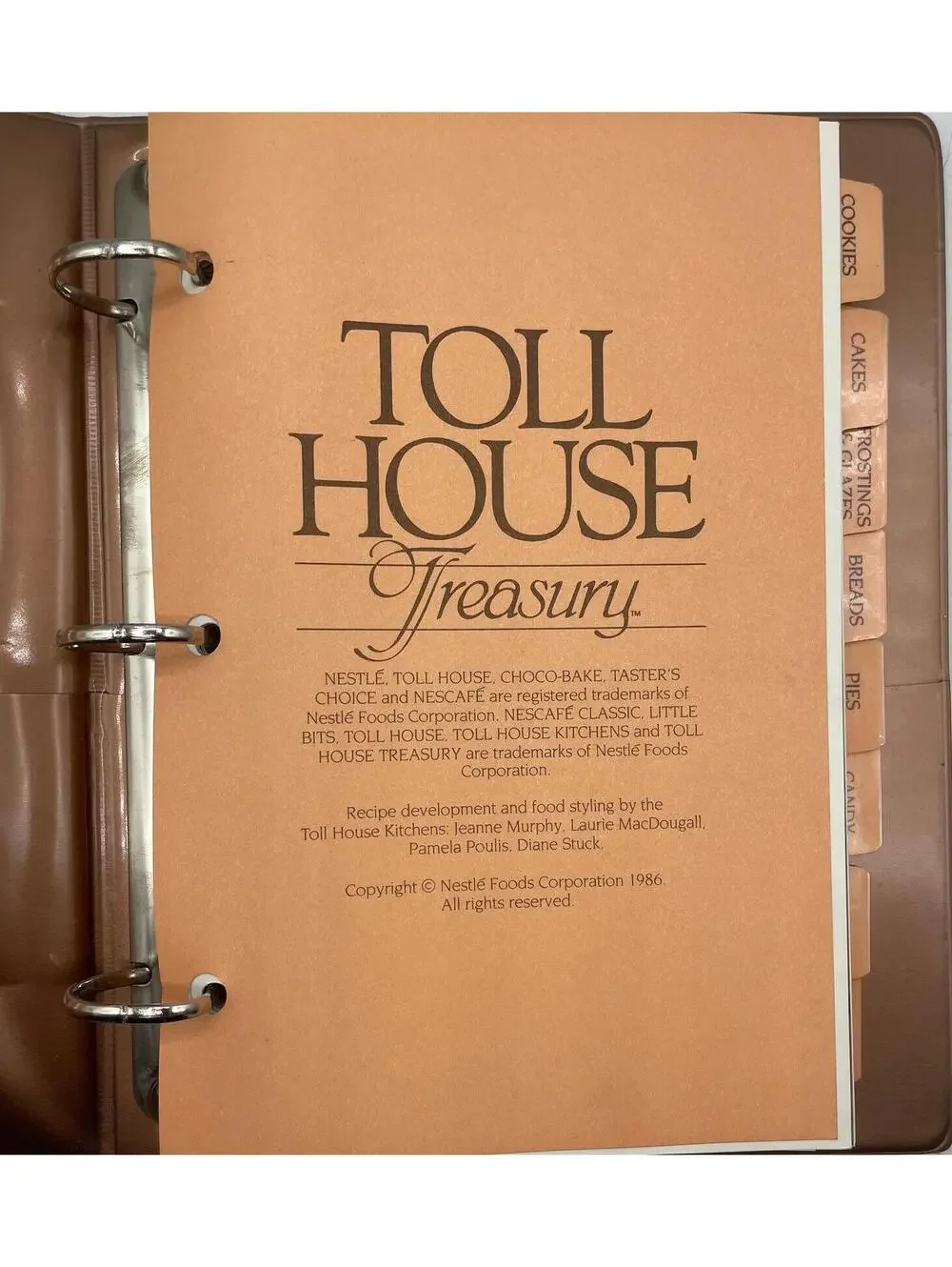 1986 Toll House Treasury Cookbook: Vintage Nestle Recipes